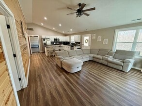 813 Eaton Hollow Rd SW in Lancaster, OH - Building Photo - Building Photo