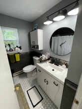 485 Old Niskayuna Rd, Unit A in Latham, NY - Foto de edificio - Building Photo