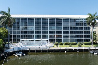 Winston House in Fort Lauderdale, FL - Foto de edificio - Building Photo