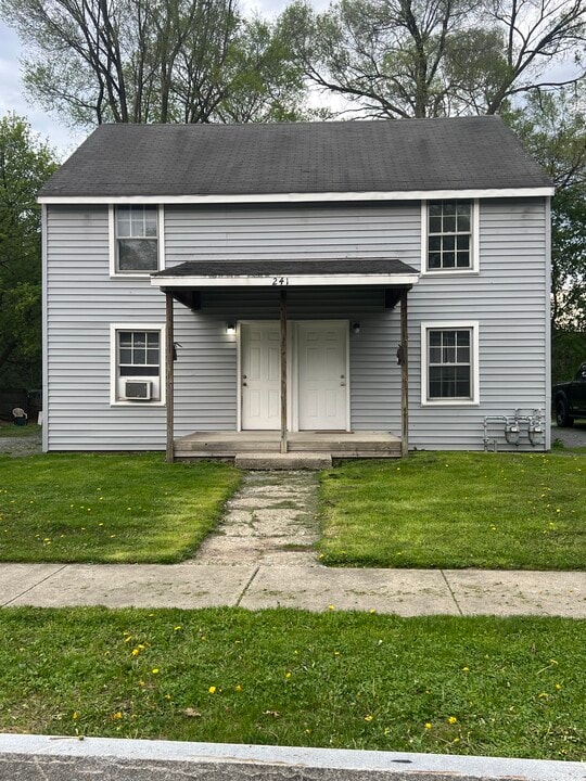 241 Allen St in Elmira, NY - Foto de edificio