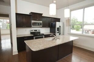 2005 S Milledge Ave, Unit 203 in Athens, GA - Building Photo