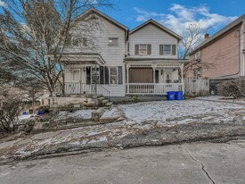 141 Throop St in Scranton, PA - Building Photo