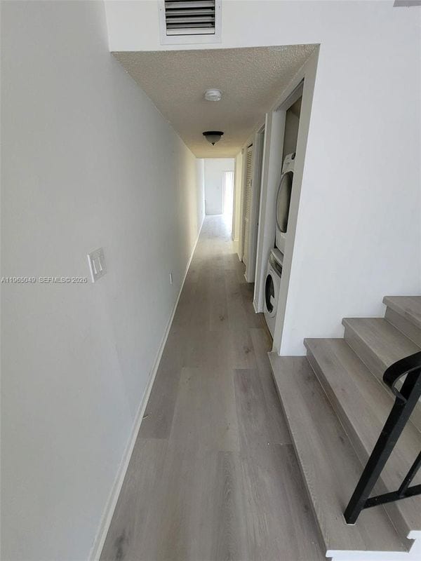 1624 NE 151st St in Miami, FL - Foto de edificio - Building Photo