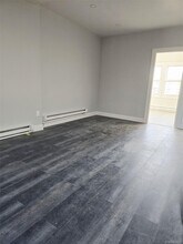 211-45 Jamaica Ave in Queens, NY - Building Photo - Building Photo