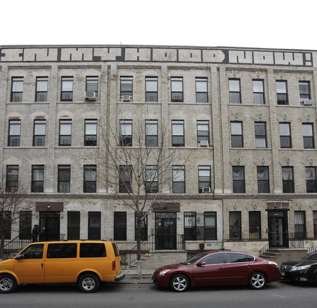 302 Jefferson St in Brooklyn, NY - Building Photo - Building Photo