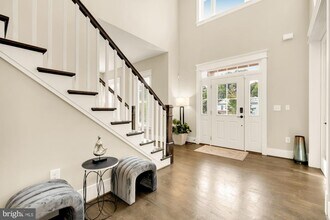 10602 Oak Pl in Fairfax, VA - Building Photo - Building Photo