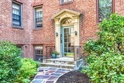 16 Ware St in Cambridge, MA - Building Photo