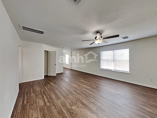 4407 Crossvine Ave in Baytown, TX - Building Photo - Building Photo