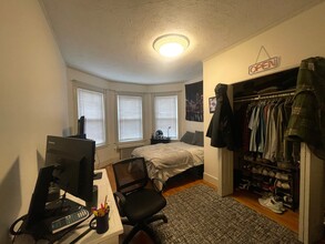 143 L St, Unit 2 in Boston, MA - Foto de edificio - Building Photo
