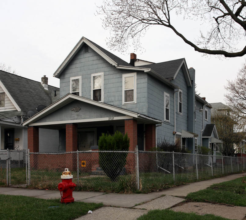 2727 Lawrence Ave in Toledo, OH - Foto de edificio