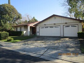 3203 Niagara Way in Fairfield, CA - Building Photo