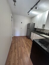 1155 Charter Oak Ln in Westlake, OH - Building Photo - Building Photo