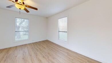 710 W Avenue D in Belton, TX - Building Photo - Building Photo