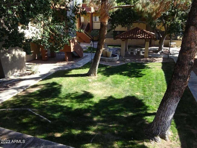 1125 E Broadway Rd-Unit -206 in Tempe, AZ - Foto de edificio - Building Photo