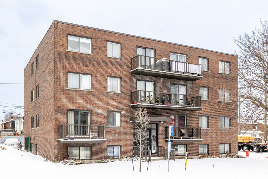 410 De La Concorde Boul O in Laval, QC - Building Photo