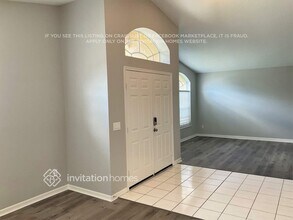 18107 Sweet Jasmine Dr in Tampa, FL - Foto de edificio - Building Photo