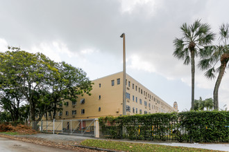 St. Mary's Towers in Miami, FL - Building Photo - Building Photo