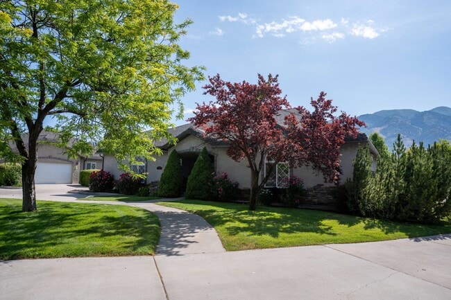 414 Choke Cherry Ln in Providence, UT - Foto de edificio - Building Photo