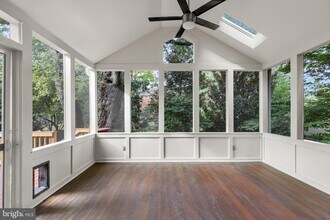 2104 N Jefferson St in Arlington, VA - Building Photo - Building Photo