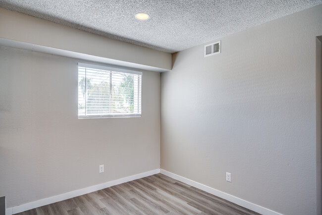 Tides on Southern in Mesa, AZ - Building Photo - Interior Photo