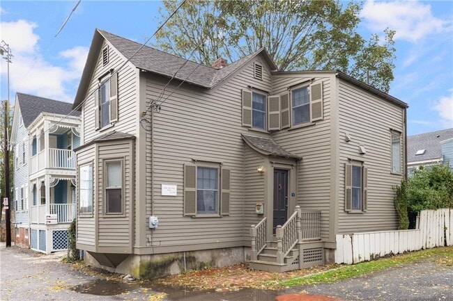 property at 6 Cozzens Ct