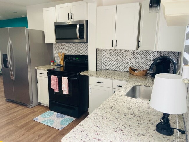 311 Penniman Rd, Unit B in Williamsburg, VA - Building Photo - Building Photo