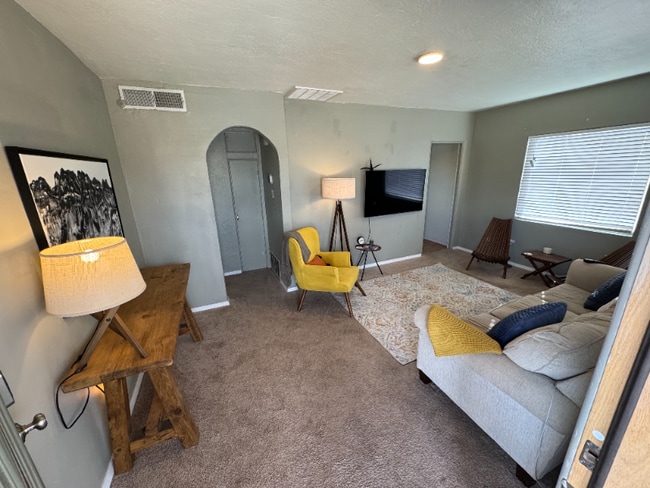 143 W Gallagher Ave in Las Cruces, NM - Building Photo - Building Photo