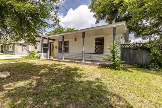 463 Sprucewood Ln in San Antonio, TX - Foto de edificio - Building Photo