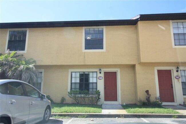 property at 7446 Wynnewood Square
