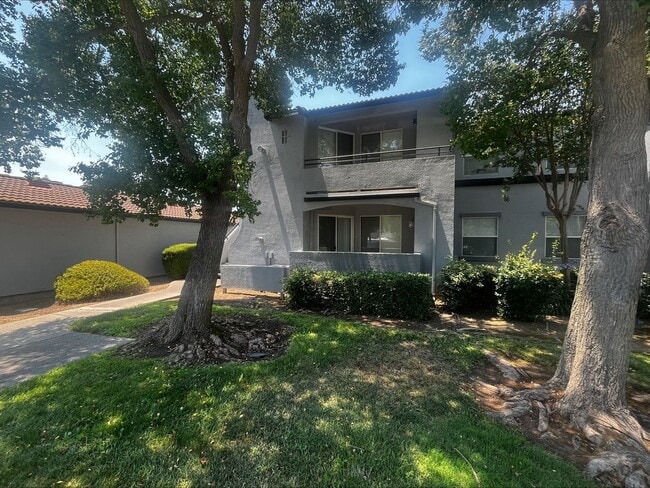 property at 5201 Laguna Oaks Dr