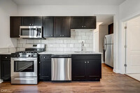 4352 N Troy St, Unit 2 in Chicago, IL - Building Photo - Building Photo