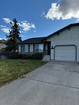 2806 SW Salmon Ave in Redmond, OR - Building Photo