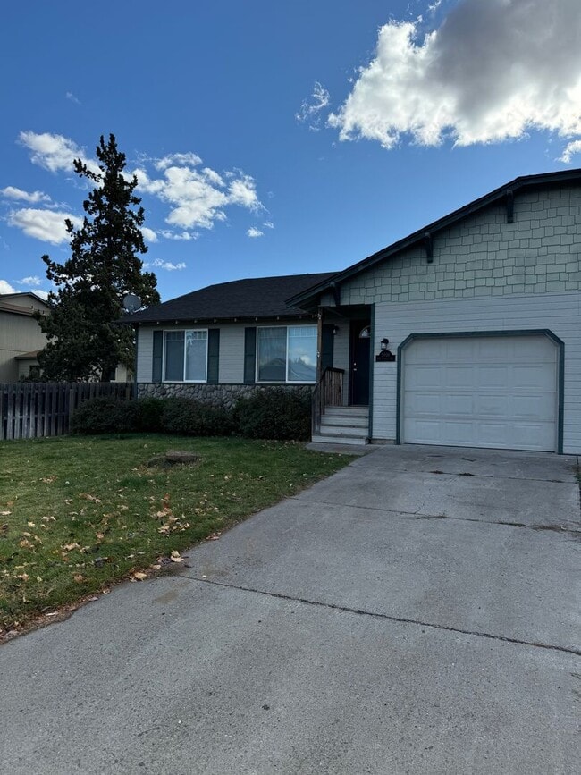 property at 2806 SW Salmon Ave