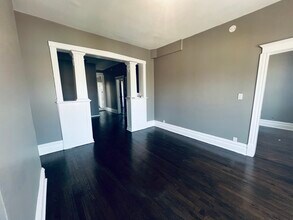 9710 S Ave L in Chicago, IL - Building Photo - Building Photo