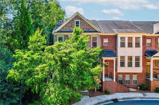 property at 3304 Ferncliff Ct