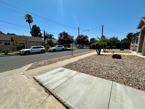 13819 Enadia Way, Unit ADU in Van Nuys, CA - Foto de edificio - Building Photo