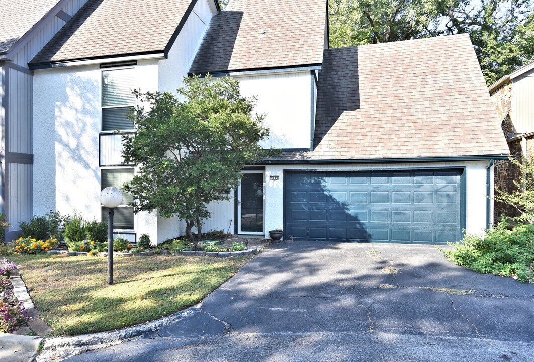 4110 S Florence Ct in Tulsa, OK - Foto de edificio