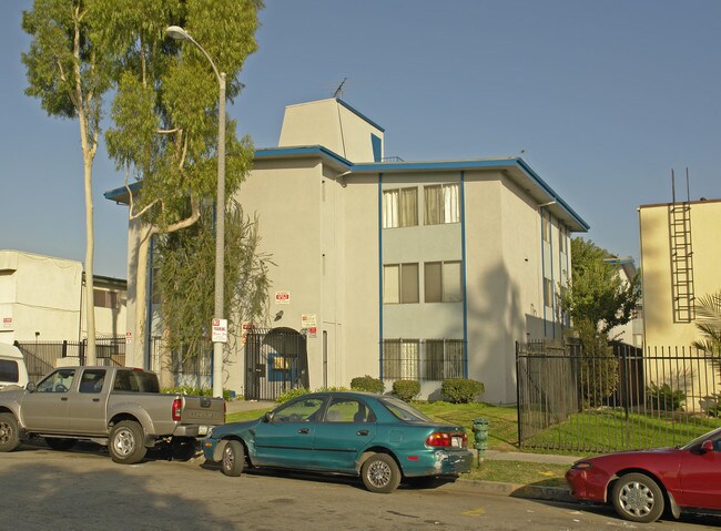 1540 S Gramercy Pl in Los Angeles, CA - Building Photo - Building Photo