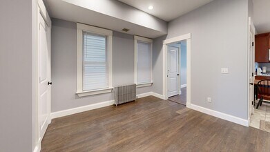 109 Chelsea St in Boston, MA - Building Photo - Building Photo