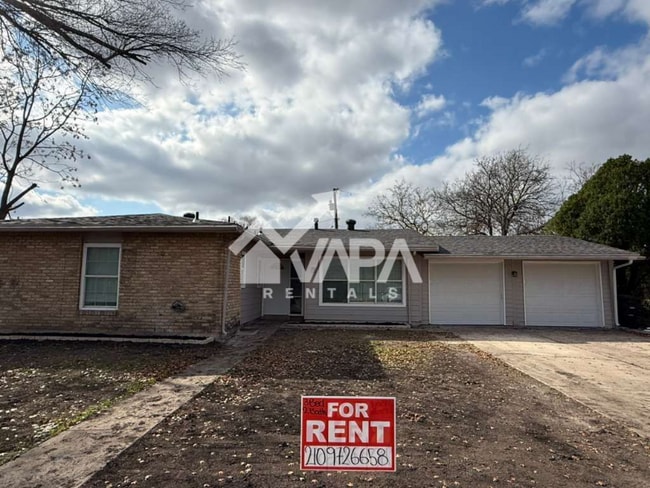 property at 2902 Woodcliffe St