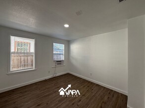 206 Southlawn Ave in San Antonio, TX - Building Photo - Building Photo