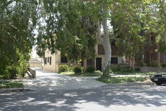 4852 Elmwood Ave in Los Angeles, CA - Building Photo - Building Photo