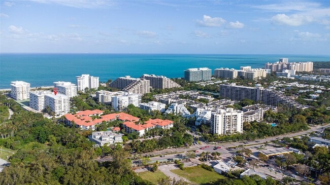 155 Ocean Ln Dr in Key Biscayne, FL - Building Photo - Building Photo
