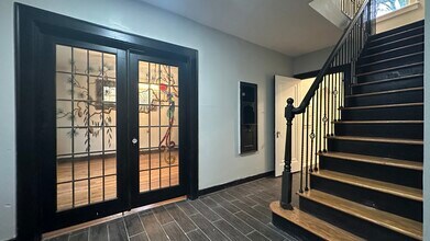 2518 Bethel Church Rd in Bethel Park, PA - Foto de edificio - Building Photo