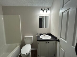 1220 Grayson Ave in Hinesville, GA - Building Photo - Building Photo