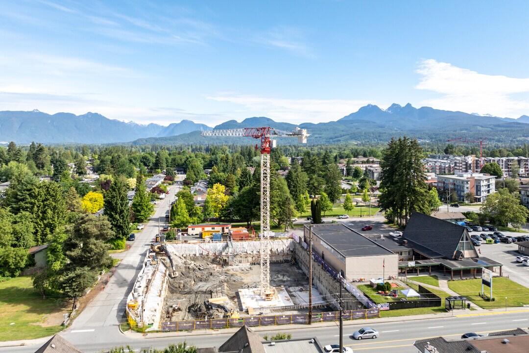 22137 Dewdney Trunk Rd in Maple Ridge, BC - Building Photo