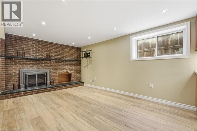 41 Broken Oak Crescent in Kitchener, ON - Building Photo - Building Photo