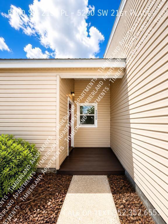 property at 5200 SW 21st Pl