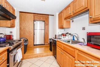 87 Myrtle St, Unit A in Boston, MA - Foto de edificio - Building Photo