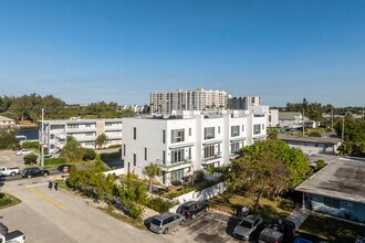 1000-1006 N Riverside Dr in Pompano Beach, FL - Building Photo - Building Photo